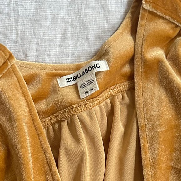 ⚡️BILLABONG • Lush for Life Gold/ Mustard Velvet Wrap Mini Dress • Size … - Picture 6 of 8